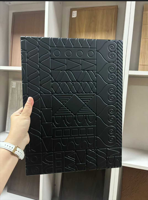 फ्युचर कलर्सको तेस्रो टोली निर्माण सम्मेलन चेङ्दुमा सफलतापूर्वक सम्पन्न भयो।